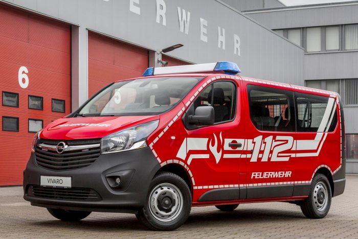 Tűzoltónak öltözött az Opel csúcskombija 5 | Vezess Opel Vivaro Feuerwehr-Mannschaftswagen, Frühjahr 2017