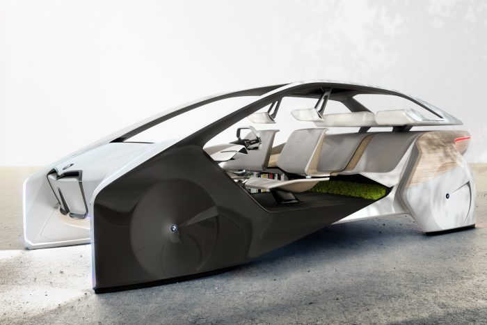 Négy év múlva jön az önjáró BMW iNext