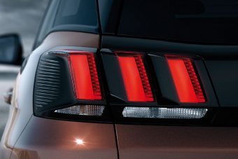 Kigyulladó, kormányozhatatlan autókat hívnak vissza