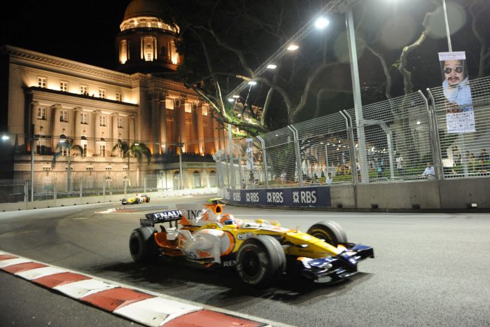 A tíz legabszurdabb Forma-1-es kiesés 3 | Vezess piquet_szingapur_2008