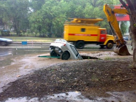 pothole-roads_in_russia_640_02