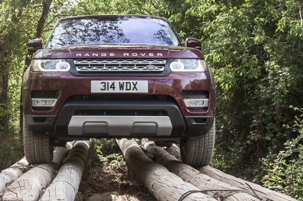 Kigyulladó, kormányozhatatlan autókat hívnak vissza 5 range_rover_sport_hse_6