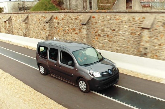 Menet közben töltené a Renault az elektromos autókat 1