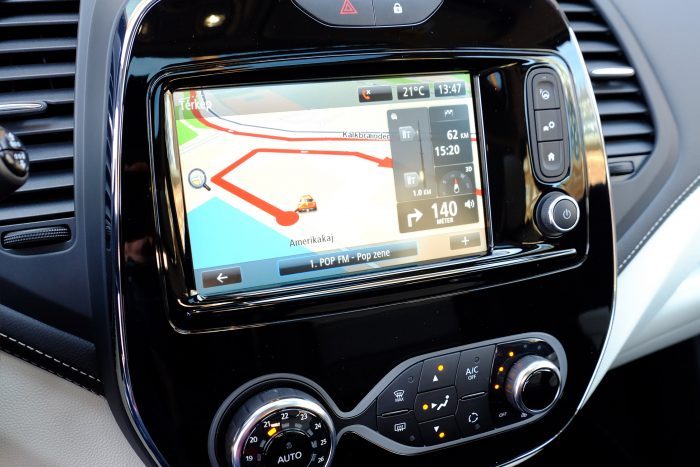 Megújult a legnépszerűbb városi SUV, a Renault Captur 13