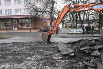Útjavítás helyett útrombolással oldották meg a kátyúkérdést Kárpátalján