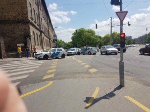 Rendőrautó karambolozott Budapesten - fotók