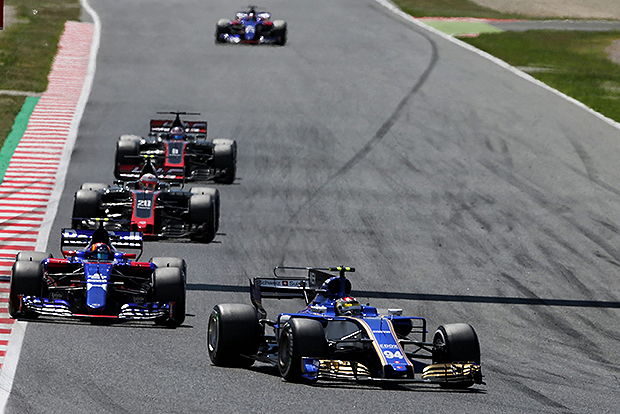 F1: Wehrlein elintézte, már tökutolsó a McLaren