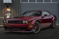 Dodge Challenger SRT Hellcat Widebody: Értelmetlen, de azon belül a legjobb 40