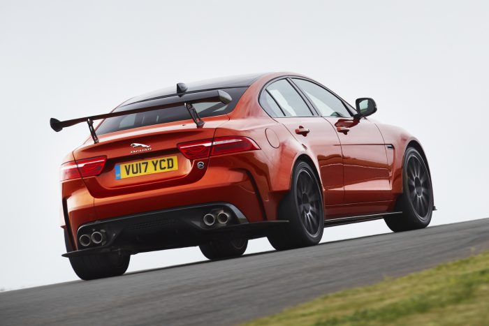 Négyajtós szupersportkocsit épít a Jaguar 6