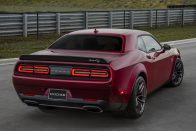 Dodge Challenger SRT Hellcat Widebody: Értelmetlen, de azon belül a legjobb 42