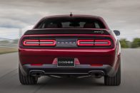 Dodge Challenger SRT Hellcat Widebody: Értelmetlen, de azon belül a legjobb 27