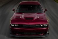 Dodge Challenger SRT Hellcat Widebody: Értelmetlen, de azon belül a legjobb 30