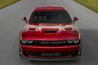 Dodge Challenger SRT Hellcat Widebody: Értelmetlen, de azon belül a legjobb 31