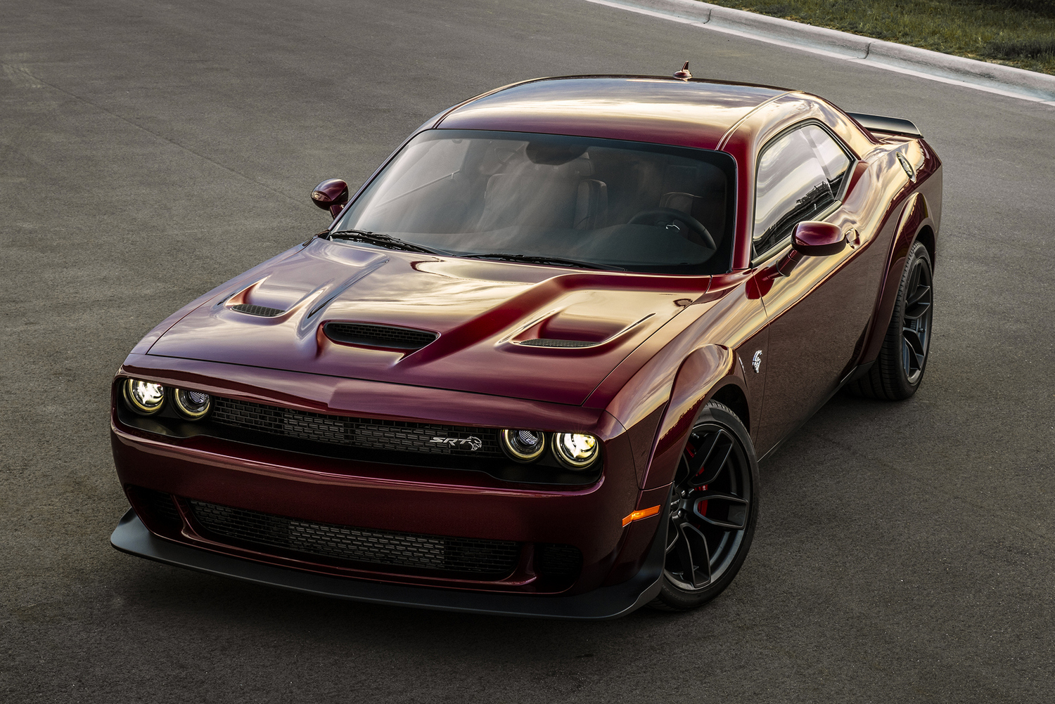 Dodge Challenger SRT Hellcat Widebody: Értelmetlen, de azon belül a legjobb 13