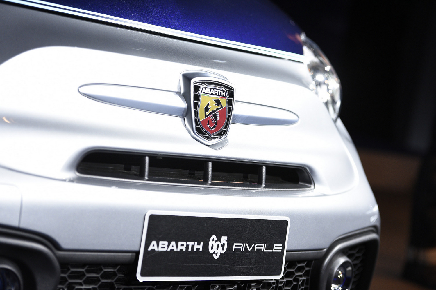 Abarth 695 Rivale: Mikroluxus 9