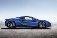 Motoros keménytetővel érkezik a McLaren új roadstere 44