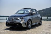 Abarth 695 Rivale: Mikroluxus 29