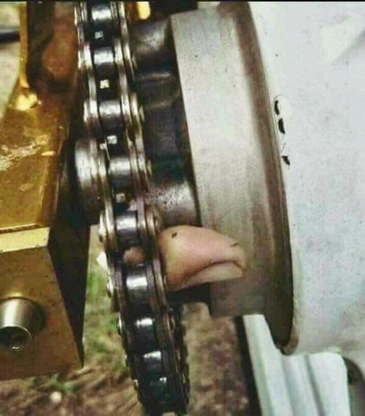 11 fotó bizonyítja, hogy az autószerelők élete bizony kemény 7