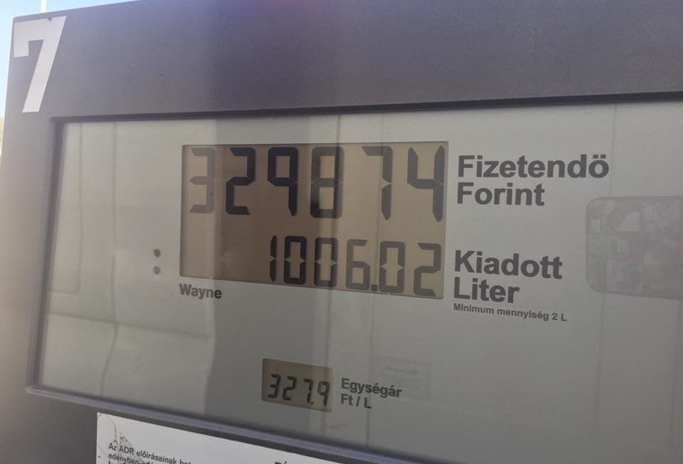 A nap képe: szédítő számok egy magyar benzinkúton 2 A nap képe: szédítő számok egy magyar benzinkúton 2