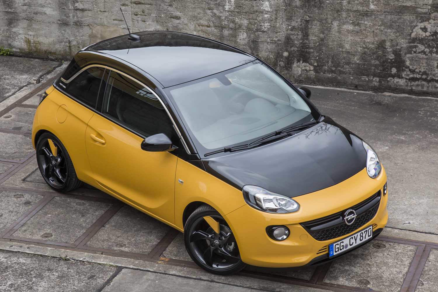 Opel Adam Black Jack: tizenkilencre lapot 1