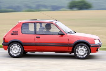 Ezeknek a kis méregzsákoknak még ma is tövig nyomnánk