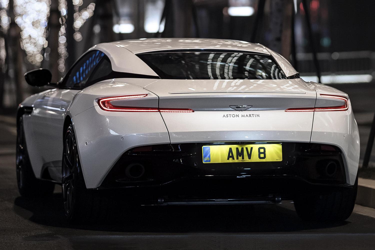 Kisebb motorral is kapható az Aston Martin DB11 11