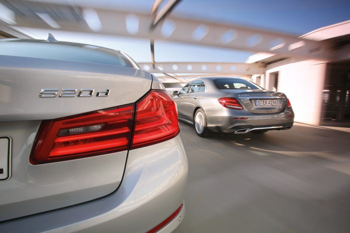 Melyik a jobb üzleti limuzin? BMW 5 vs. Mercedes E 1 Melyik a jobb üzleti limuzin? BMW 5 vs. Mercedes E 1