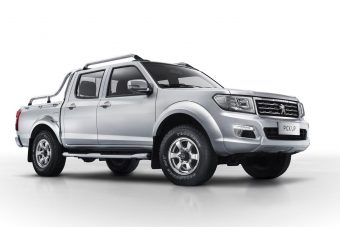 Itt a platós Peugeot, nem erre számítottunk…