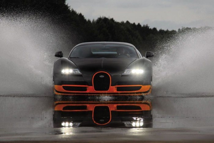 10 megdöbbentő tény az autózás világából 5 Hivatalos adatok alapján a legtorkosabb típus egyben az egyik legdrágább, és leggyorsabb is. A Bugatti Veyron 16.4 szabványos étvágya 25,9 l/100 km, de a 42,5 literes városi érték is bevisz egy gyomrost. Érdekes, hogy az 1200 lóerős Veyron 16.4 Super Sport értéke csak 23,1 liter százon, pedig 407 helyett 431 km/óra a végsebessége.