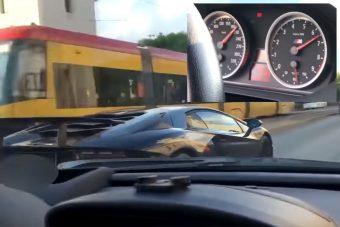 Közveszélyes farokméregetés - 200 felett tolta a Lamborghini-BMW páros a városban