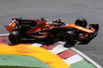 F1: A Mercedes és a Ferrari nem segít a McLarennek