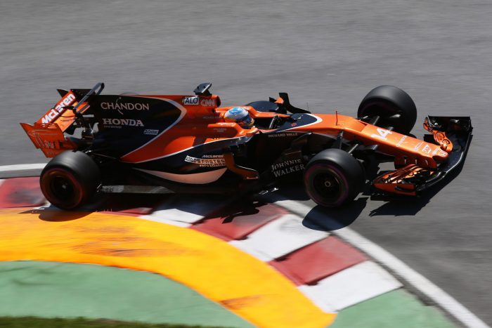 F1: A Mercedes és a Ferrari nem segít a McLarennek