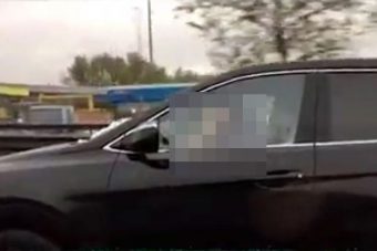 Nem rossz dolog az autós szex, de menet közben azért elég meredek