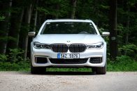 Rolls-Royce féláron: BMW M760Li xDrive 2