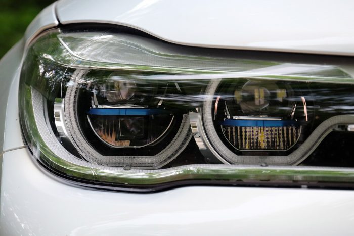 Rolls-Royce féláron: BMW M760Li xDrive 9