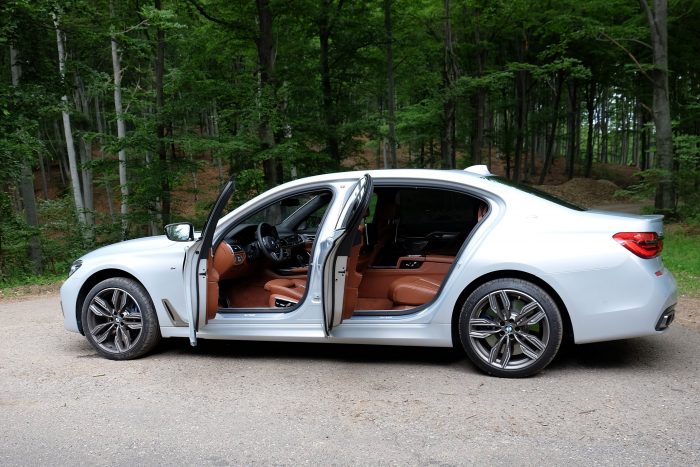 Rolls-Royce féláron: BMW M760Li xDrive 2