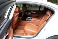 Rolls-Royce féláron: BMW M760Li xDrive 92