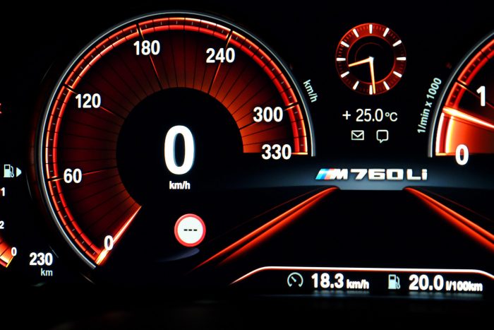 Rolls-Royce féláron: BMW M760Li xDrive 8
