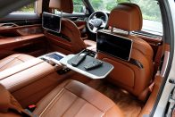 Rolls-Royce féláron: BMW M760Li xDrive 119