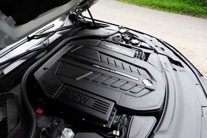 Rolls-Royce féláron: BMW M760Li xDrive 6