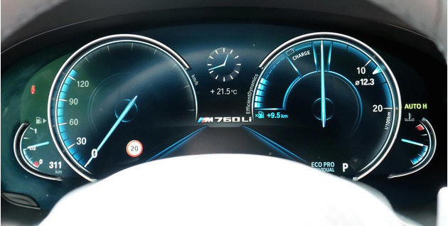 Rolls-Royce féláron: BMW M760Li xDrive 12