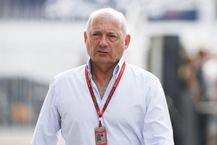 Hivatalos, Dennis kiszállt a McLarenből