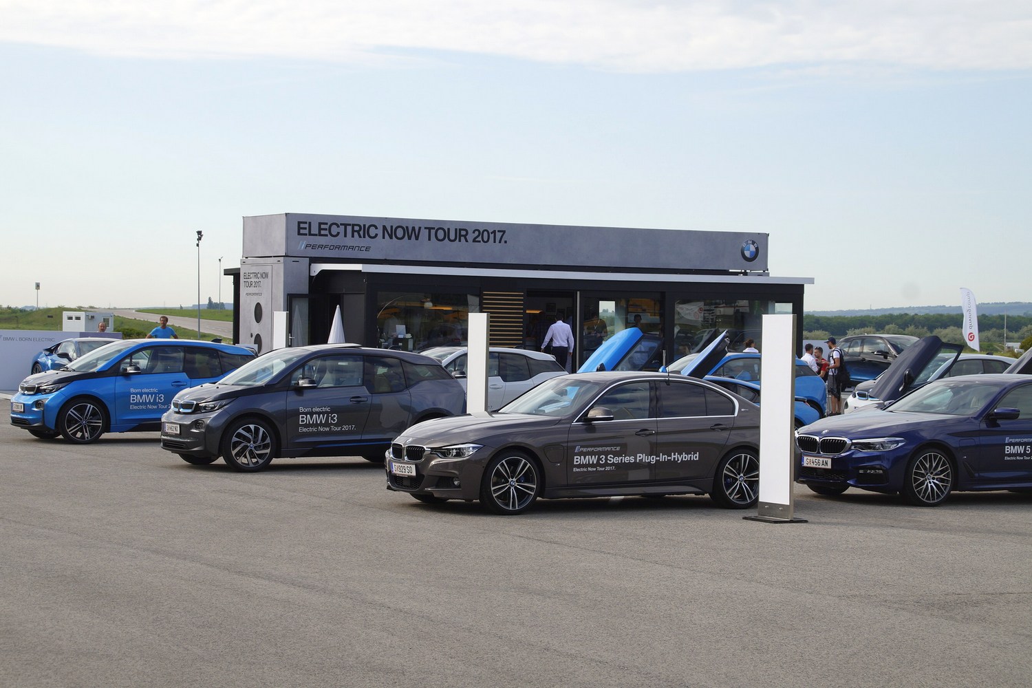 Egészpályás elektromos letámadás a BMW-től 1