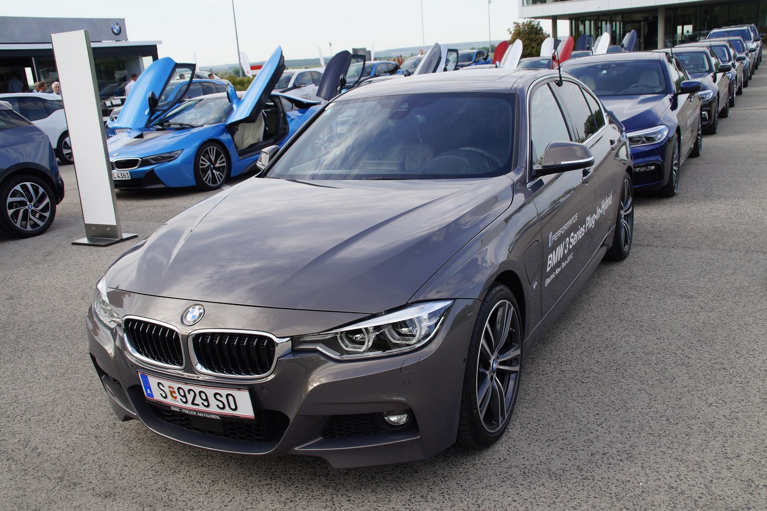 Egészpályás elektromos letámadás a BMW-től 5