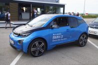 Egészpályás elektromos letámadás a BMW-től 36