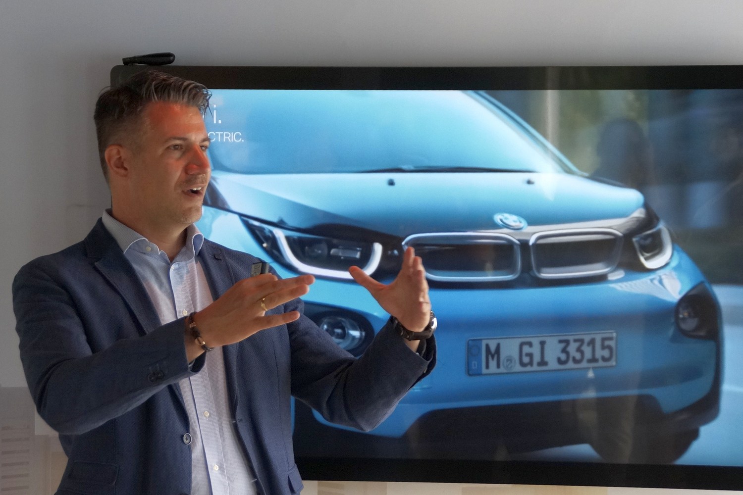 Egészpályás elektromos letámadás a BMW-től 24