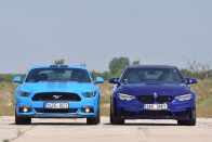 Ford Mustang a BMW M4 ellen 47