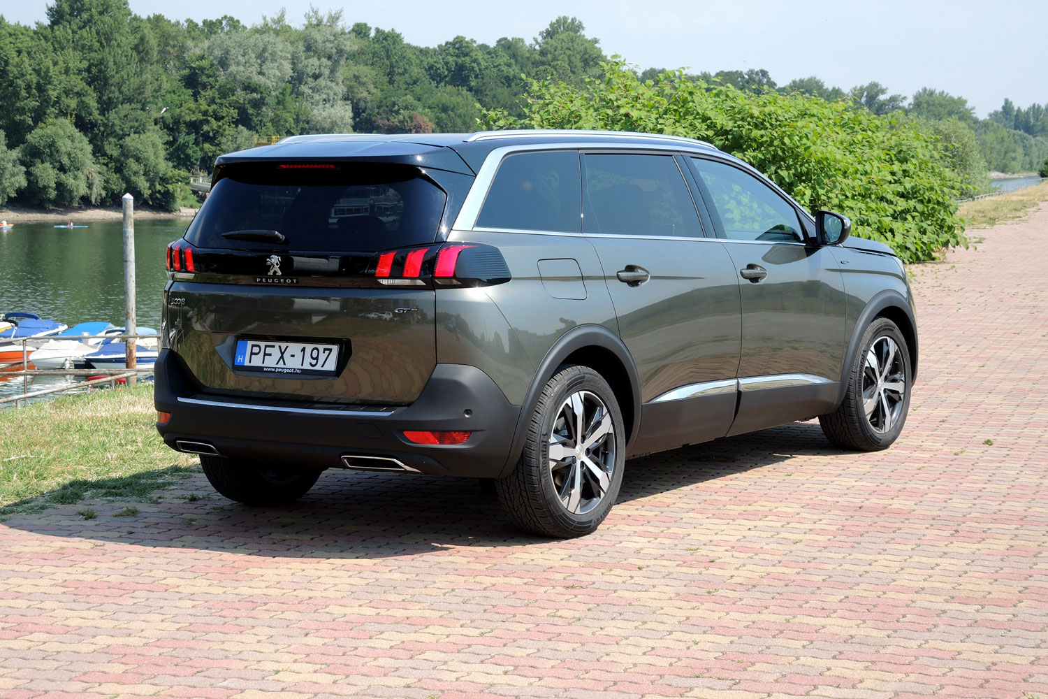 Itthon a Peugeot új hétszemélyes SUV-ja 3
