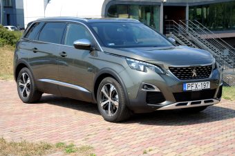 Itthon a Peugeot új hétszemélyes SUV-ja