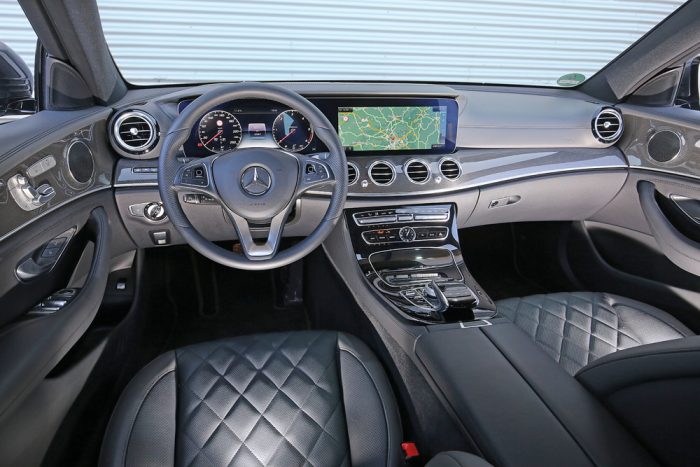 Melyik a jobb üzleti limuzin? BMW 5 vs. Mercedes E 5 Melyik a jobb üzleti limuzin? BMW 5 vs. Mercedes E 5